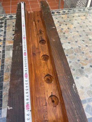 Escalón de madera rústico