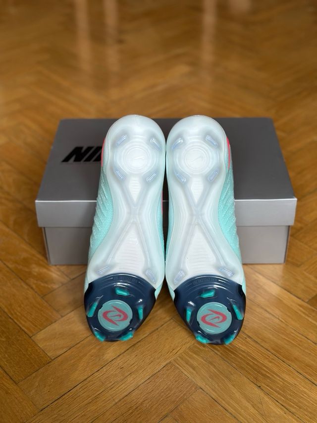 Botas de fútbol Nike Phantom Luna II Elite FG