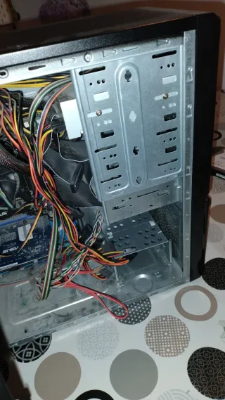 Ordenador Sobremesa sin disco duro