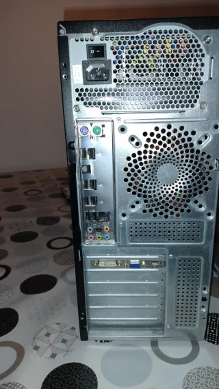 Ordenador Sobremesa sin disco duro