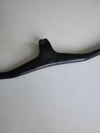 Manillar integrado de carbono