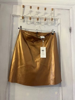 Falda dorada Vila