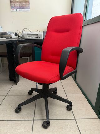 conjunto de silla de Oficina Roja más 2 sillas