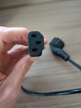 Cable alimentación monitor 0.5m