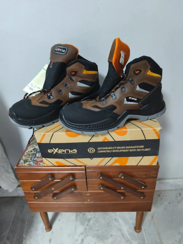 Botas seguridad Exena Hombre T43 Nuevas