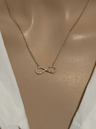 Cadena de plata de ley con infinito