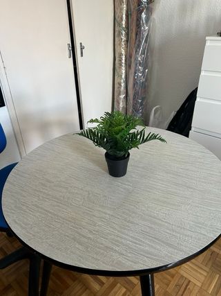 Mesa redonda práctica y moderna