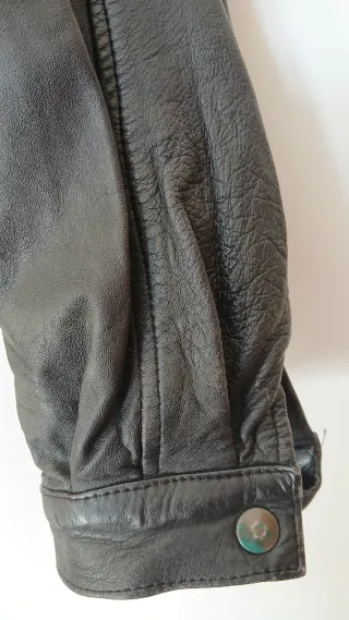 Cazadora de cuero vintage negra