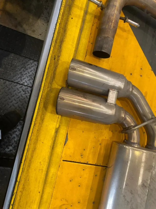 Línea de Escape Don Silencioso Homologado Golf V