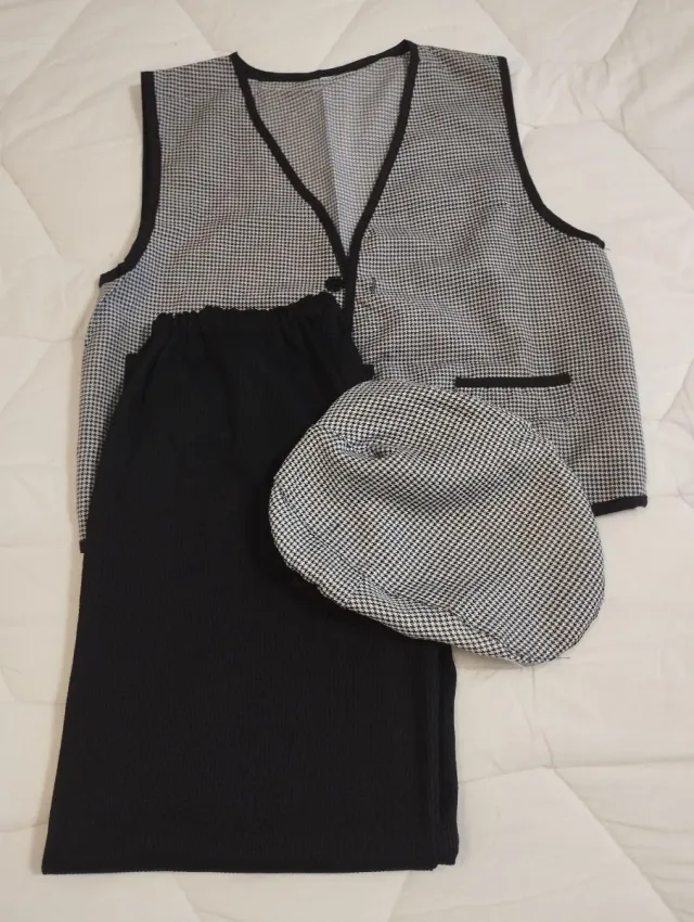 Conjunto chaleco, pantalón y gorra 10-12 años