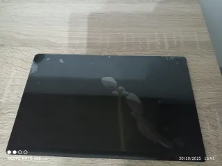 Pantalla para tablet negra