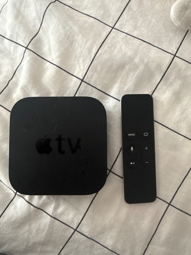 Apple TV con mando
