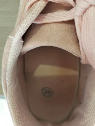 Zapatos de antelina con cordones en rosa talla 38