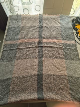 Bufanda mujer gris y rosa buen estado