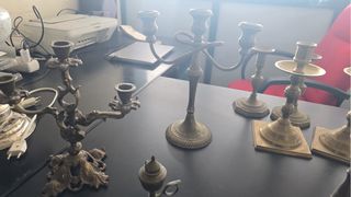 Candelabros antiguos de latón caja entera