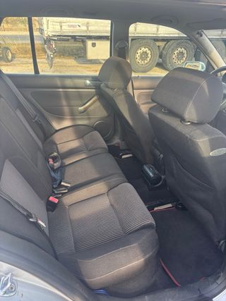 Volkswagen Golf 2003