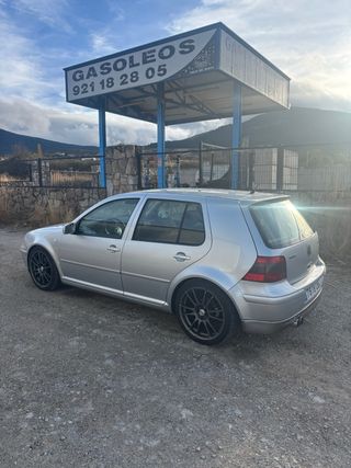 Volkswagen Golf 2003