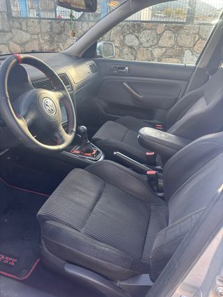 Volkswagen Golf 2003