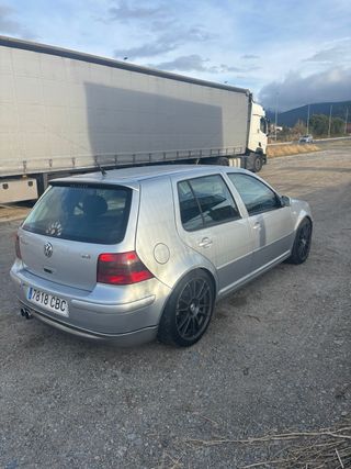 Volkswagen Golf 2003
