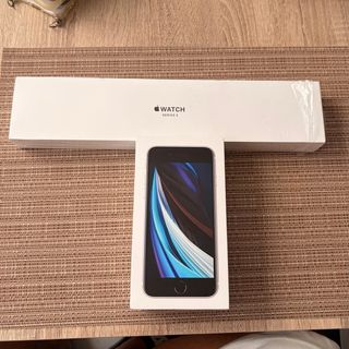 iPhone SE 2020 y Apple Watch S3