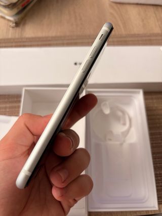 iPhone SE 2020 y Apple Watch S3