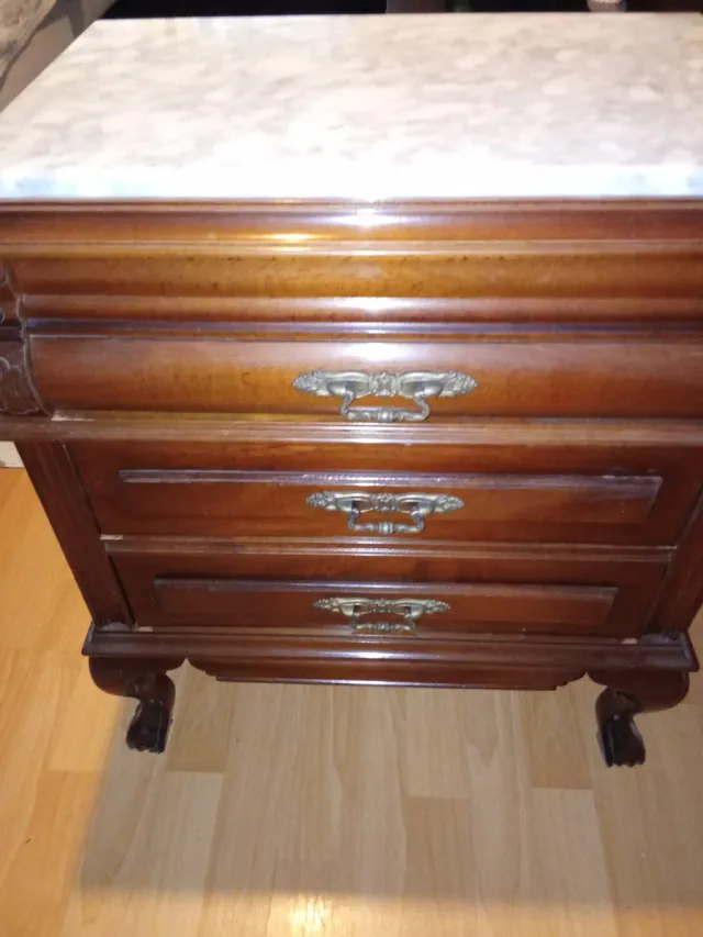 Solo venta en persona .Mesitas de noche