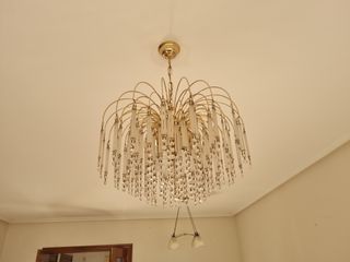 Pantalla de cristal de roca dorada