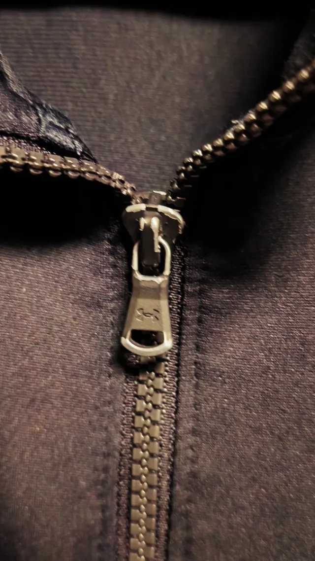 Chaqueta Under Armour Mujer Negra y Blanca