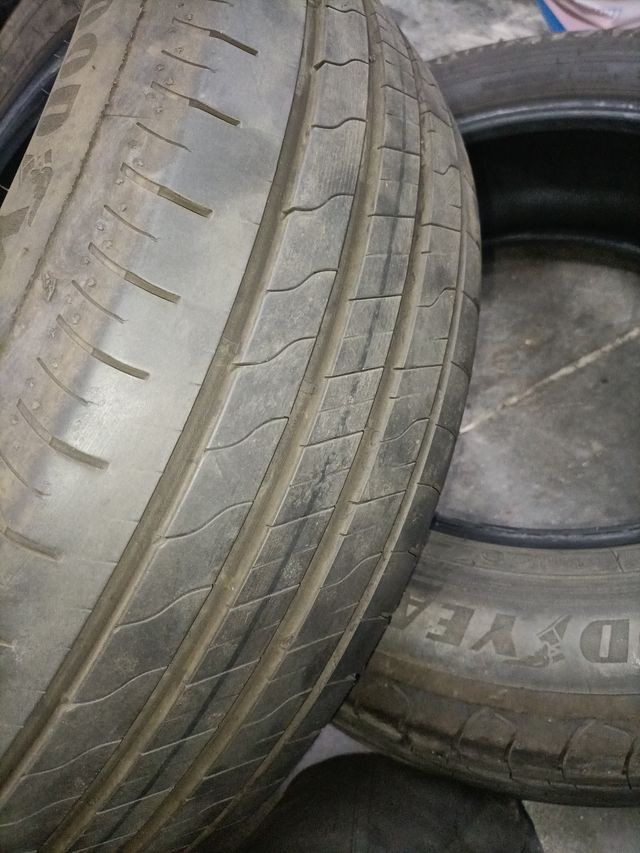 2 Ruedas Goodyear Grip 2 225/65/17 102H *