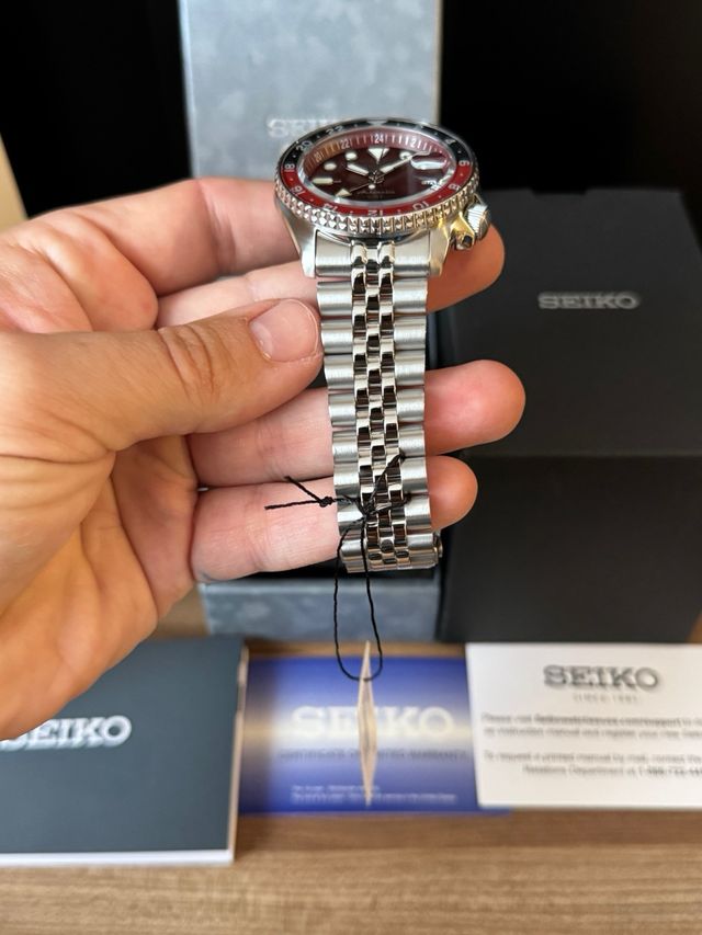 Seiko 5 Sports Edición Limitada Rojo
