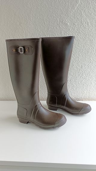 Botas de agua de goma marrones