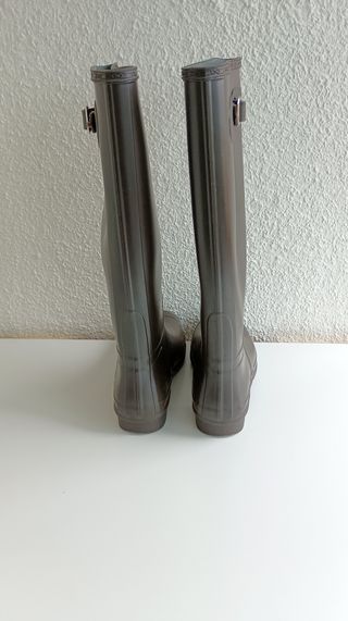 Botas de agua de goma marrones