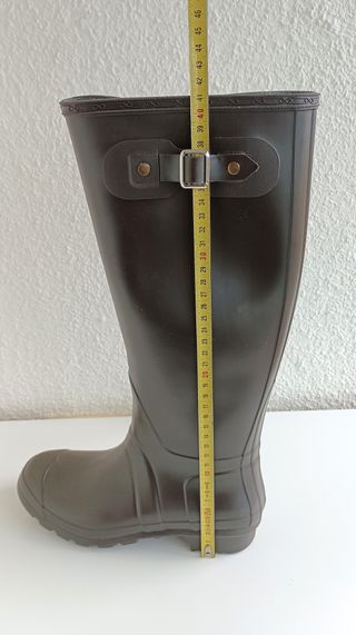 Botas de agua de goma marrones