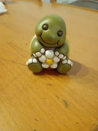 Tartaruga Thun con fiore in ceramica