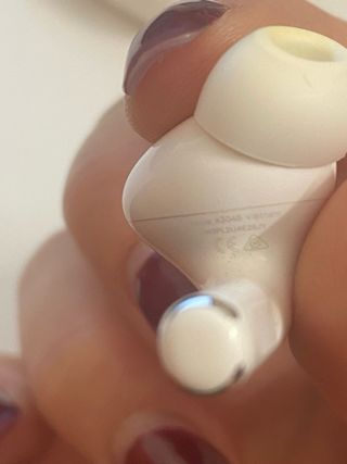 Funda AirPods + 1 AirPod Blanco