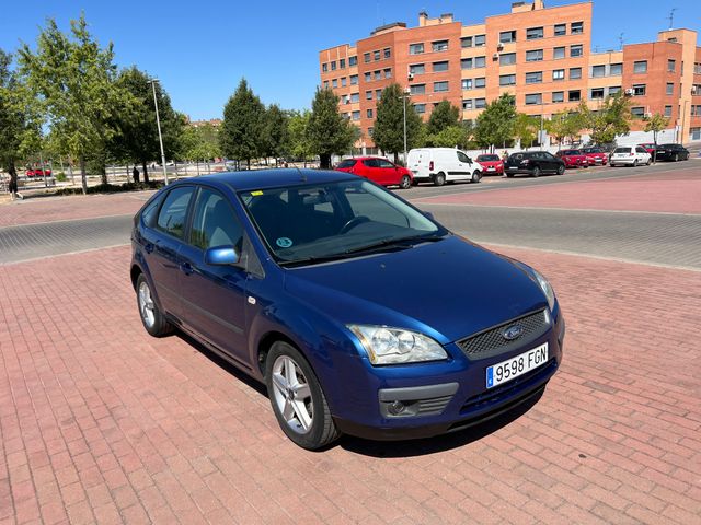 Ford Focus 1.6i 5 puertas