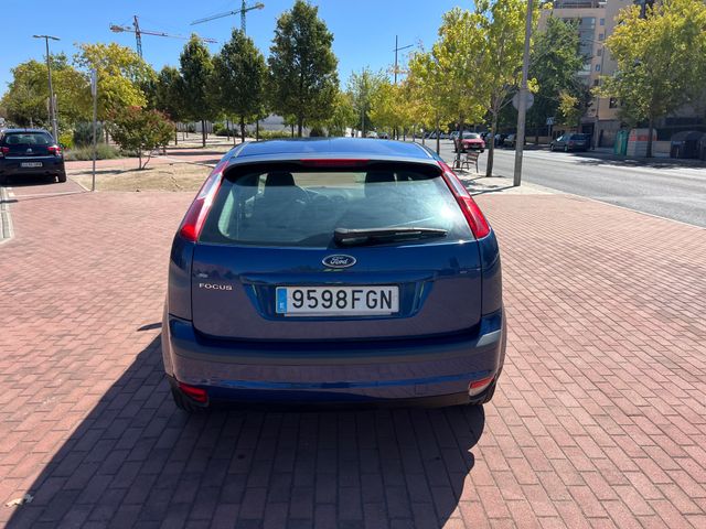 Ford Focus 1.6i 5 puertas