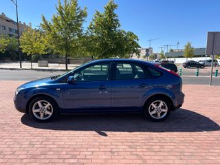 Ford Focus 1.6i 5 puertas