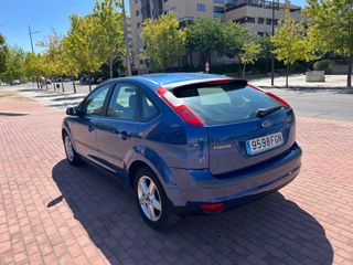 Ford Focus 1.6i 5 puertas