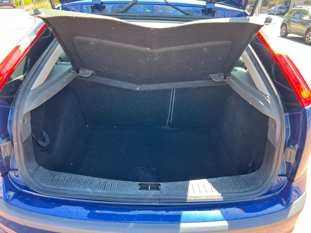 Ford Focus 1.6i 5 puertas