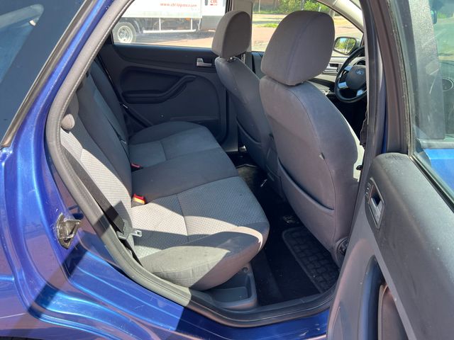 Ford Focus 1.6i 5 puertas