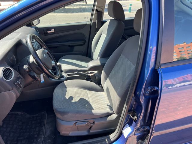 Ford Focus 1.6i 5 puertas