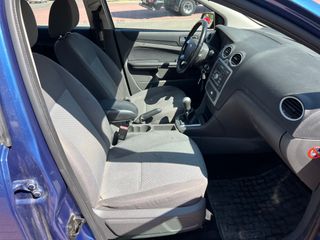 Ford Focus 1.6i 5 puertas