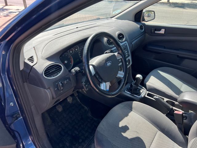 Ford Focus 1.6i 5 puertas