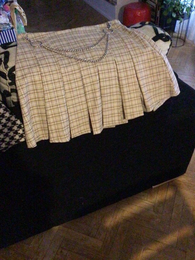 Dos faldas T. M. (beige y negro)