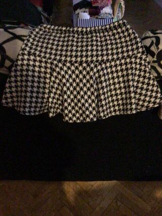 Dos faldas T. M. (beige y negro)