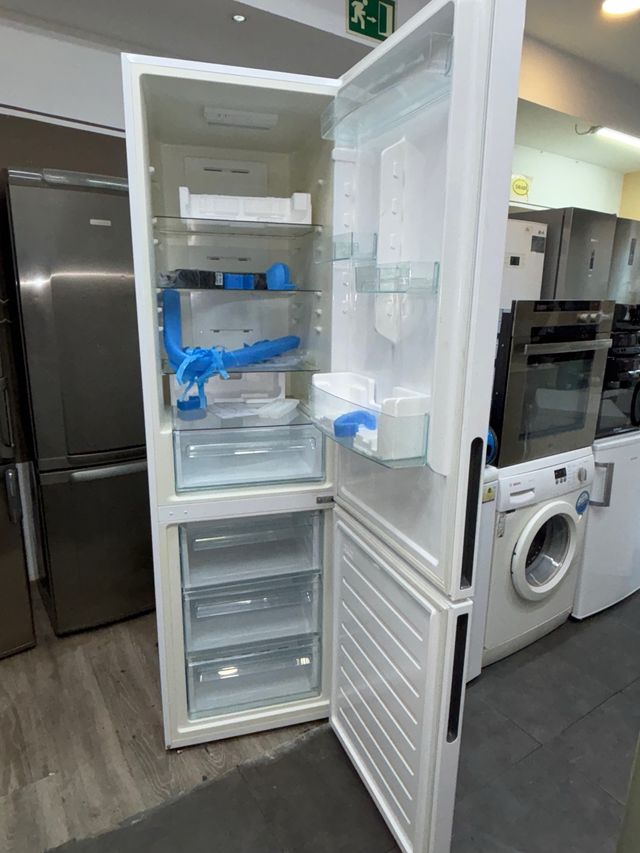 Nevera Candy 2 metros