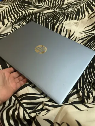 Portátil HP Azul grisáceo. Precio negociable 