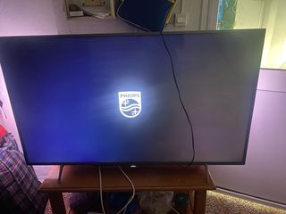 Televisión Philips Negra y Plateada