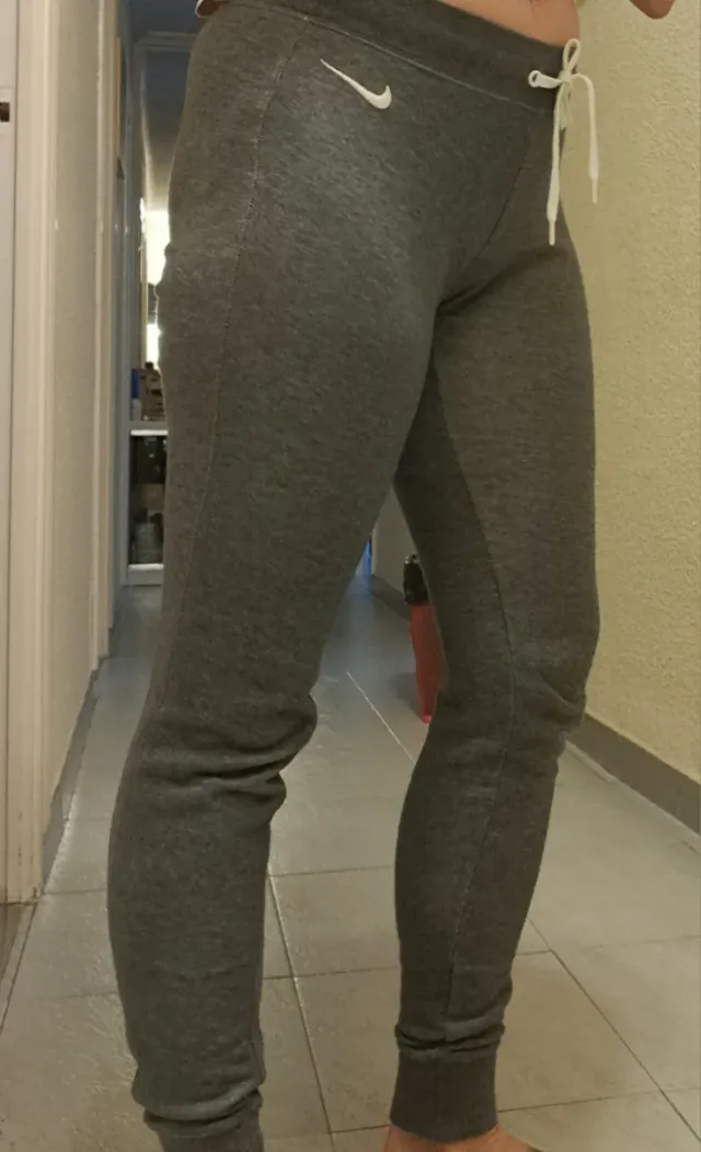 Pantalón chándal Nike gris